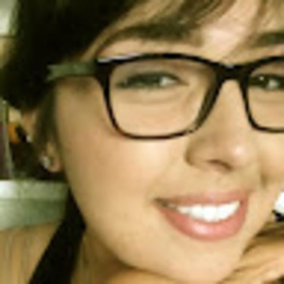 Meet your Posher, Alejandra - Picture 1 of 1